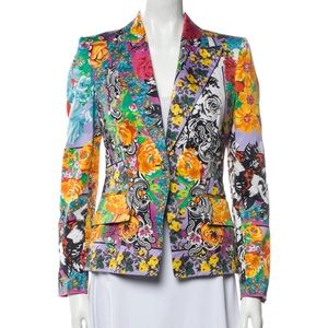 Versace
Paisley Print Blazer
Size: XS | US2, IT38 Size Guide